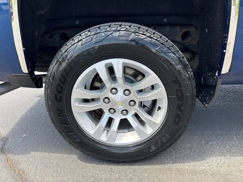 Used 2018 Chevrolet Silverado 1500 LT w/ All Star Edition AWD/4WD image 9