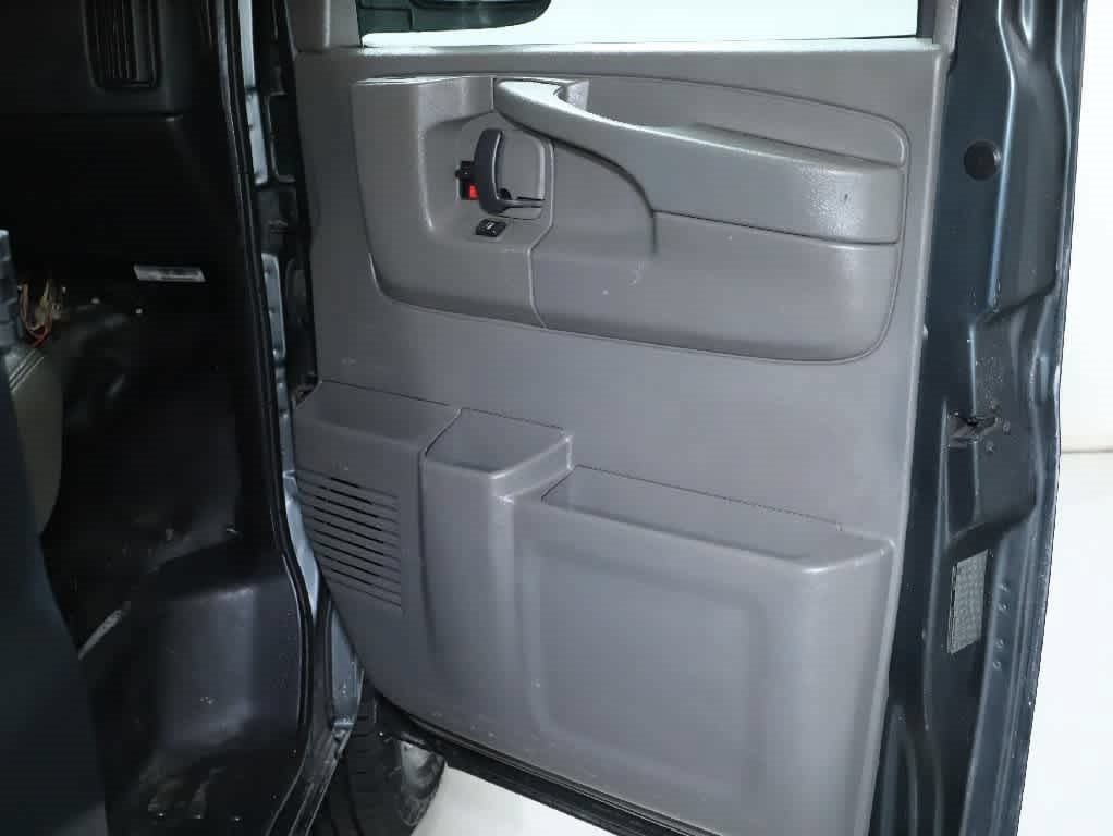 Used 2014 Chevrolet Express 2500 RWD image 34