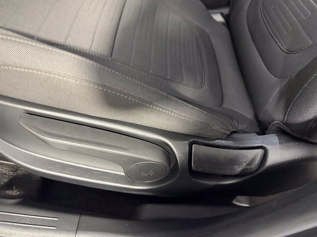 Used 2025 Hyundai Santa Cruz SE AWD/4WD image 23