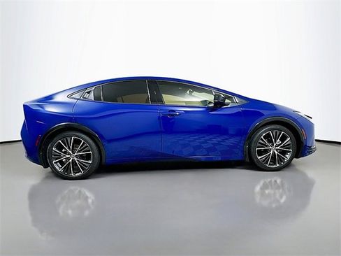 Used 2023 Toyota Prius XLE image 8