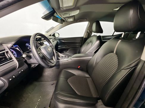 Used 2018 Toyota Camry SE image 14