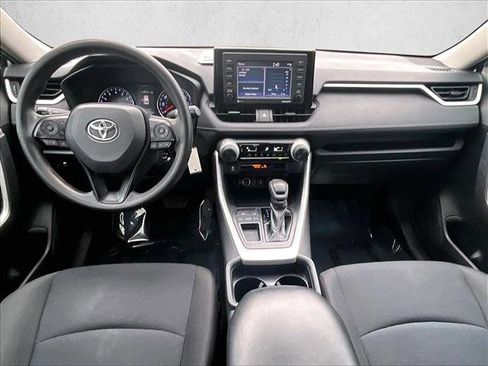 Used 2020 Toyota RAV4 LE image 16