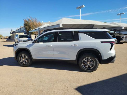 New 2026 Chevrolet Traverse LT image 11