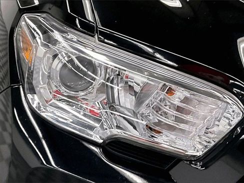 Used 2021 Toyota Tacoma SR5 image 29