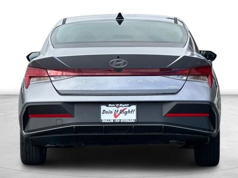 Used 2026 Hyundai Elantra Hybrid FWD image 6