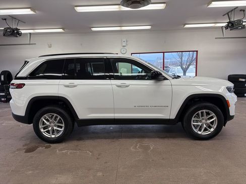 New 2025 Jeep Grand Cherokee Laredo X w/ Luxury Tech Group I image 31