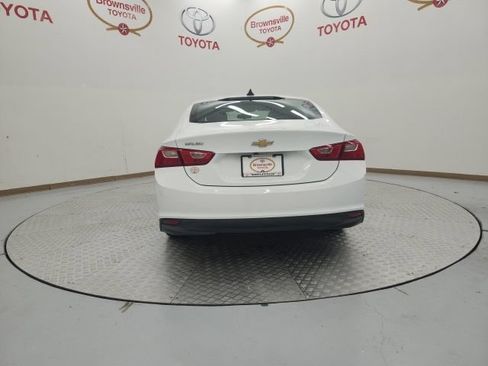 Used 2021 Chevrolet Malibu LS FWD image 4