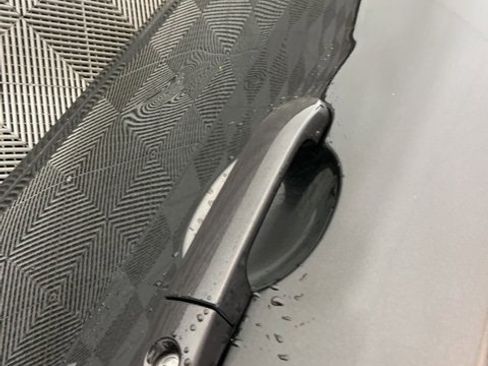 Used 2011 Nissan Versa SL image 10