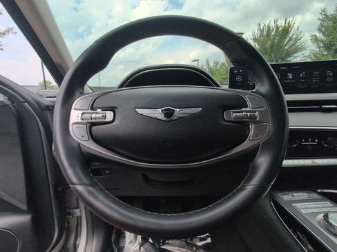 Used 2025 Genesis GV70 2.5T AWD/4WD image 22