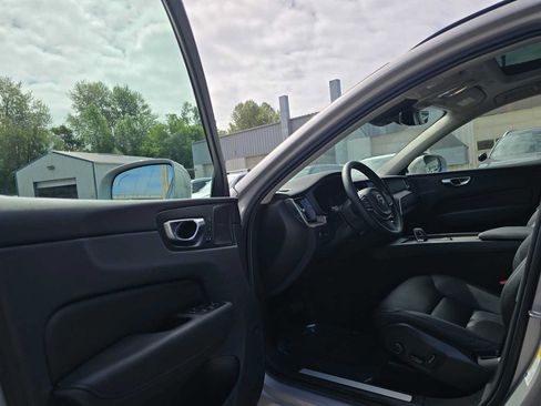 Used 2022 Volvo XC60 B5 Momentum w/ Advanced Package AWD/4WD image 20