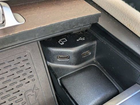 Used 2021 Mercedes-Benz GLE 350 w/ 3rd Row Seat Package image 17