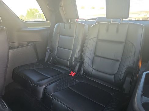 Used 2018 Ford Explorer Platinum AWD/4WD image 19