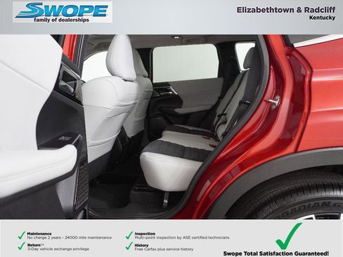 New 2025 Mitsubishi Outlander SE image 13