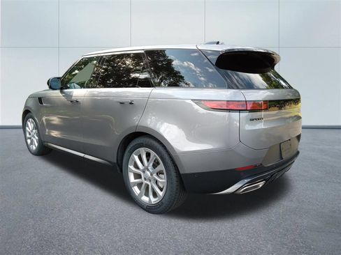 Used 2025 Land Rover Range Rover Sport SE AWD/4WD image 3