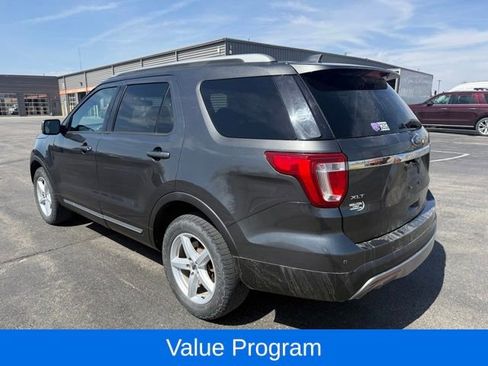 Used 2016 Ford Explorer XLT w/ Equipment Group 202A image 6