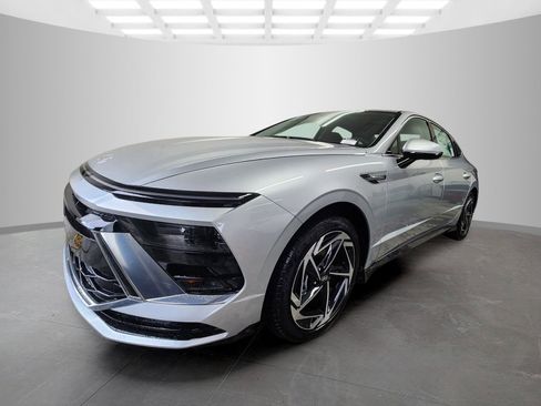 New 2026 Hyundai Sonata SEL FWD image 3