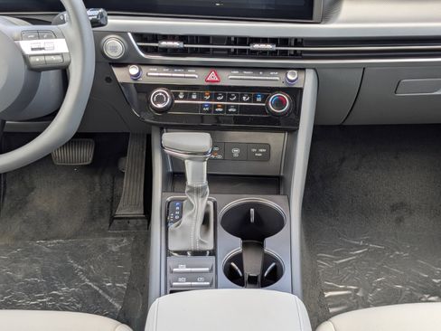 New 2025 Hyundai Sonata SE FWD image 18