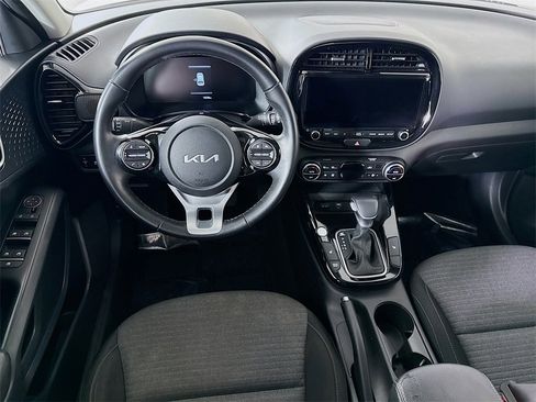 Used 2023 Kia Soul EX image 4