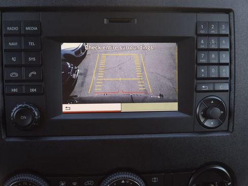 Used 2017 Mercedes-Benz Sprinter 2500 image 40