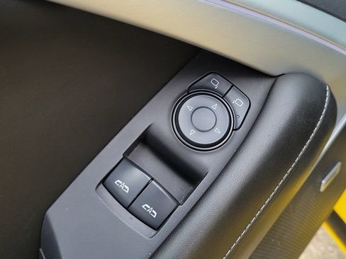Used 2016 Chevrolet Camaro LT RWD image 10