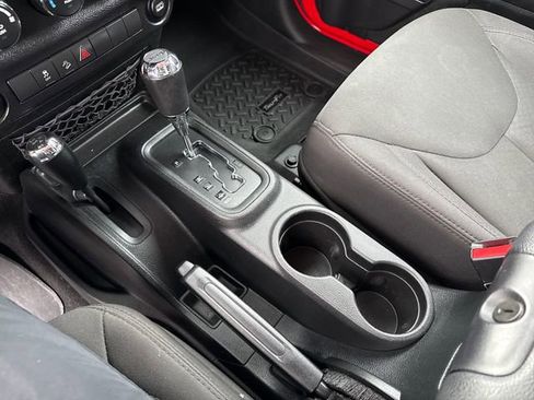 Used 2018 Jeep Wrangler Unlimited Sport S image 28