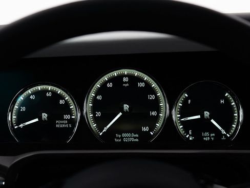 Used 2023 Rolls-Royce Phantom Sedan RWD image 39
