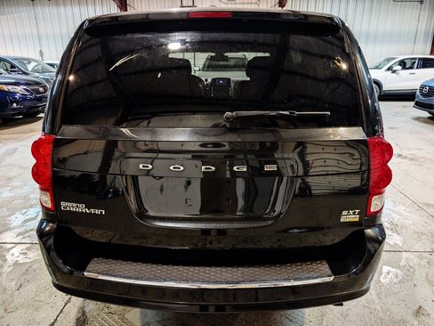 Used 2019 Dodge Grand Caravan SXT FWD image 6