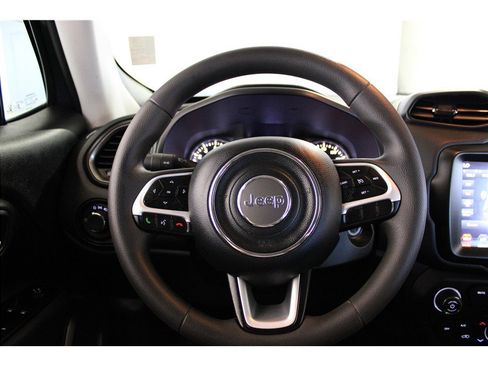 Used 2023 Jeep Renegade Latitude image 26