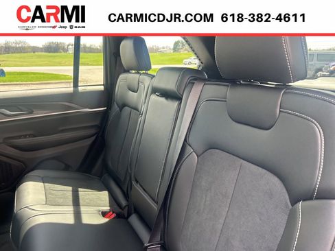 New 2026 Jeep Grand Cherokee Altitude AWD/4WD image 29