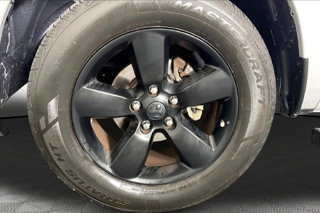 Used 2018 RAM 1500 Express w/ Express Value Package RWD image 28