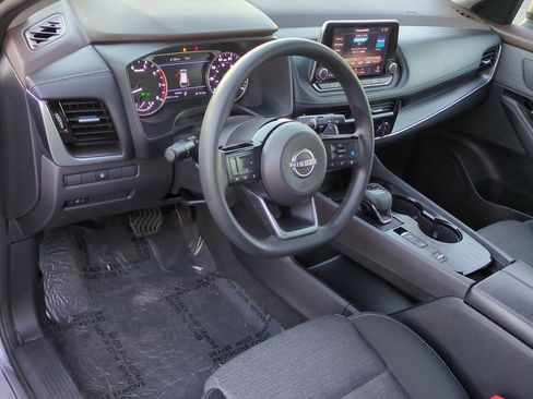 Certified 2022 Nissan Rogue SV image 10