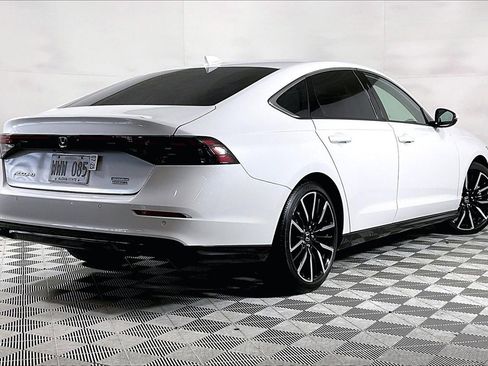 Used 2023 Honda Accord Touring image 10
