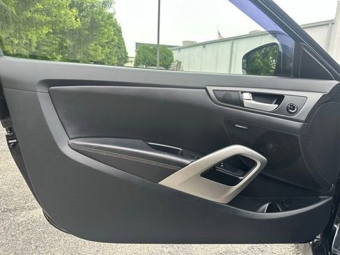 Used 2015 Hyundai Veloster Turbo w/ Option Group 04 FWD image 10