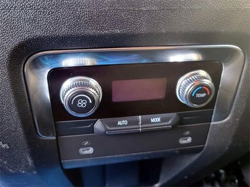 Used 2024 GMC Yukon SLT image 29