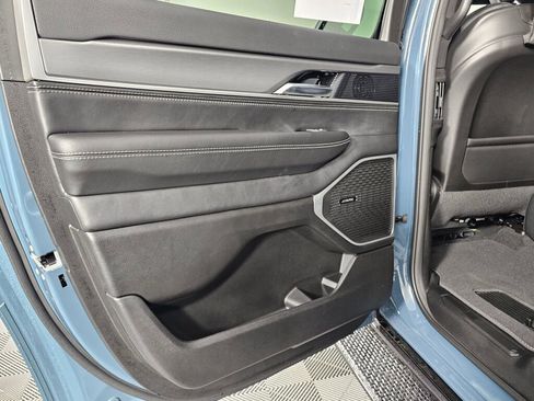 New 2026 Jeep Grand Wagoneer L Limited w/ Rear Seat Video Group I image 32