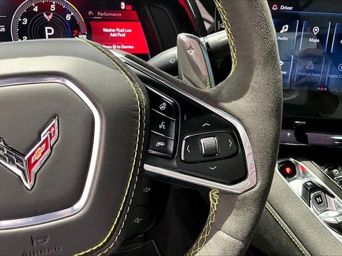 Used 2024 Chevrolet Corvette Stingray Premium Conv w/ Z51 Performance Package RWD image 20