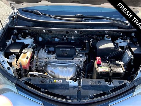 Used 2018 Toyota RAV4 LE AWD/4WD image 28