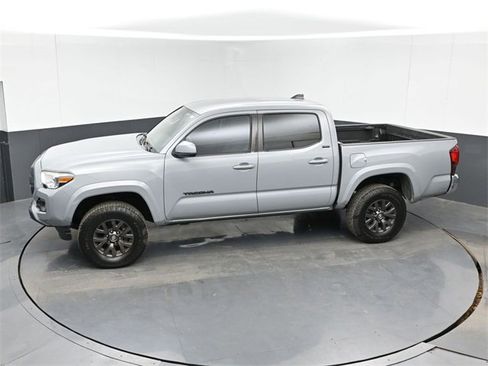 Used 2020 Toyota Tacoma SR5 image 33