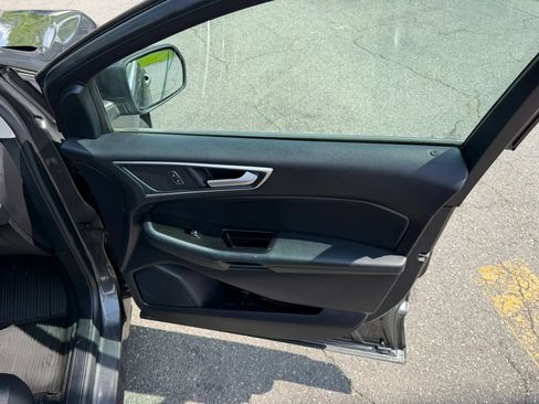 Used 2019 Ford Edge SEL w/ Equipment Group 201A AWD/4WD image 36