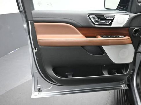 Certified 2023 Lincoln Navigator Reserve AWD/4WD image 21