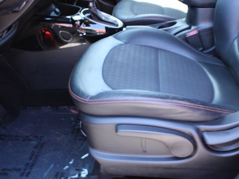 Used 2018 Kia Soul ! FWD image 10
