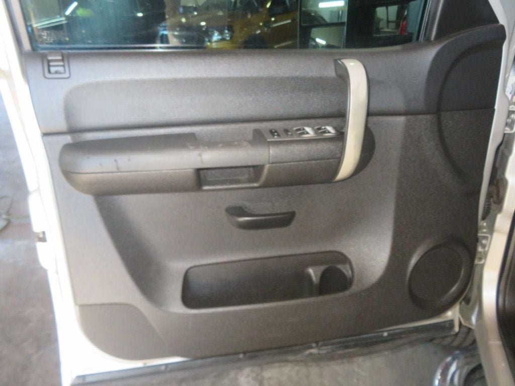 Used 2008 Chevrolet Silverado 3500 LT w/ EZ-Lift Tailgate Package RWD image 17