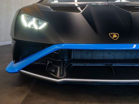 Used 2024 Lamborghini Huracan STO RWD image 21