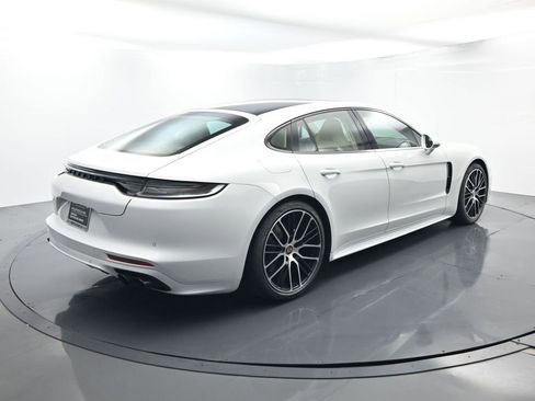 Certified 2022 Porsche Panamera GTS image 15