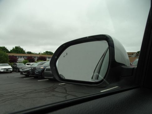 Used 2024 Kia Seltos S image 28