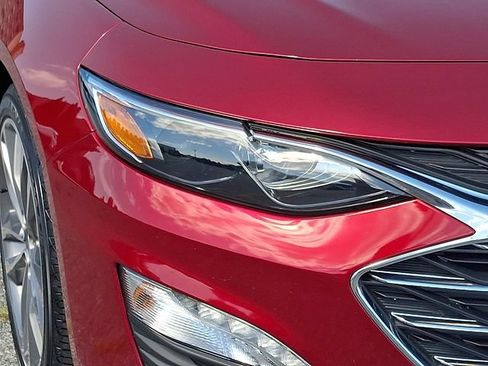 Used 2022 Chevrolet Malibu LT w/ Leather Package FWD image 9
