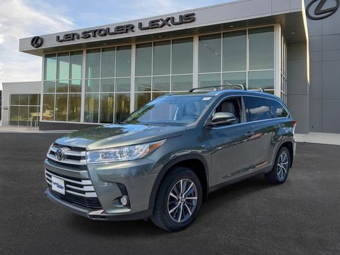 Used 2019 Toyota Highlander XLE AWD/4WD image 7