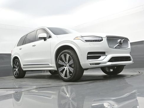 Certified 2025 Volvo XC90 B6 Ultra w/ Protection Package AWD/4WD image 37
