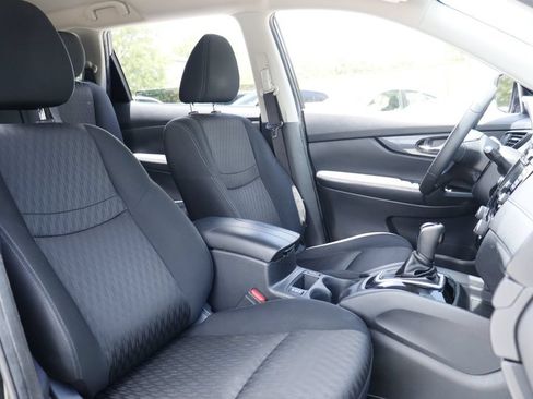Used 2020 Nissan Rogue SV FWD image 22
