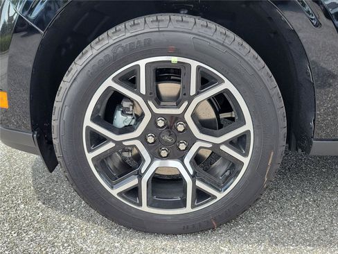 New 2026 Ford Maverick Lariat AWD/4WD image 4